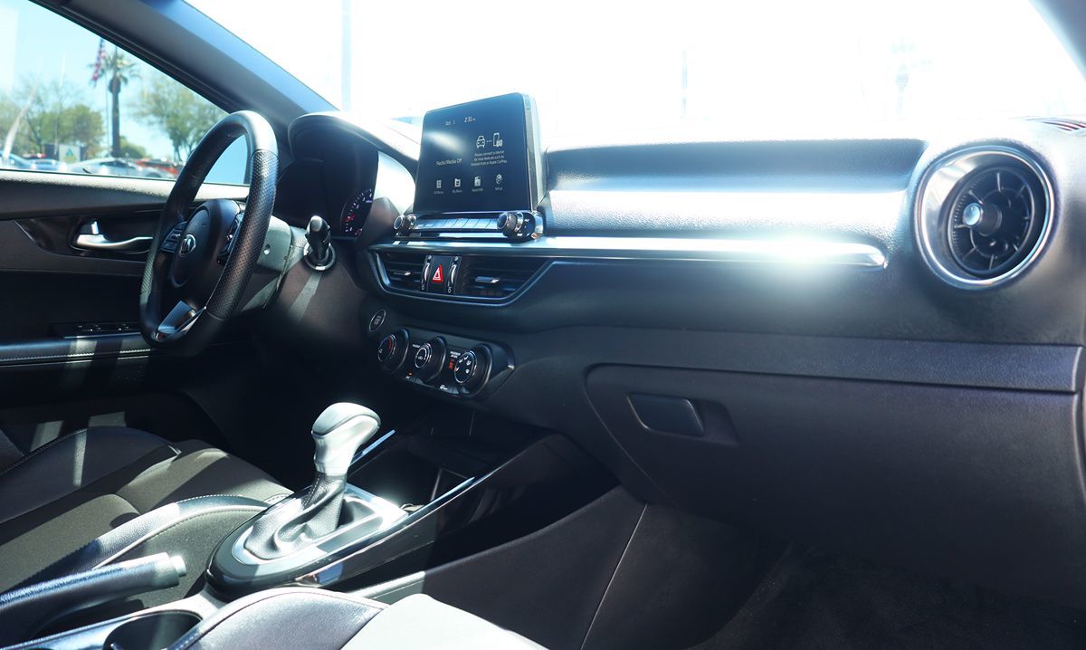2021 Kia Forte GT-Line photo 29
