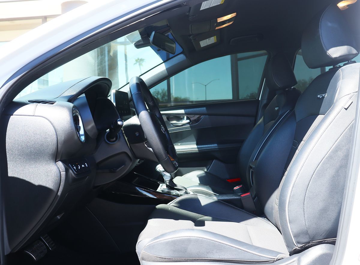2021 Kia Forte GT-Line photo 32