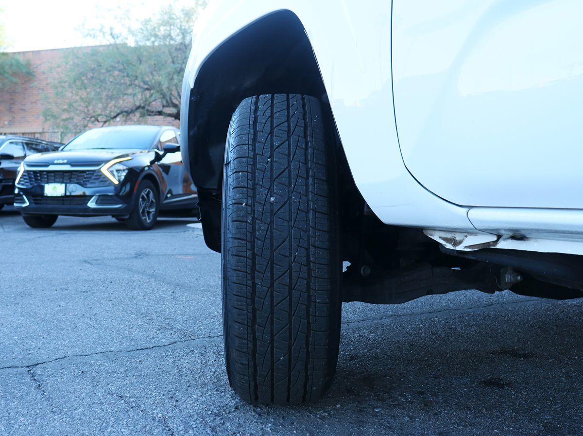 2021 Toyota Tacoma SR photo 5