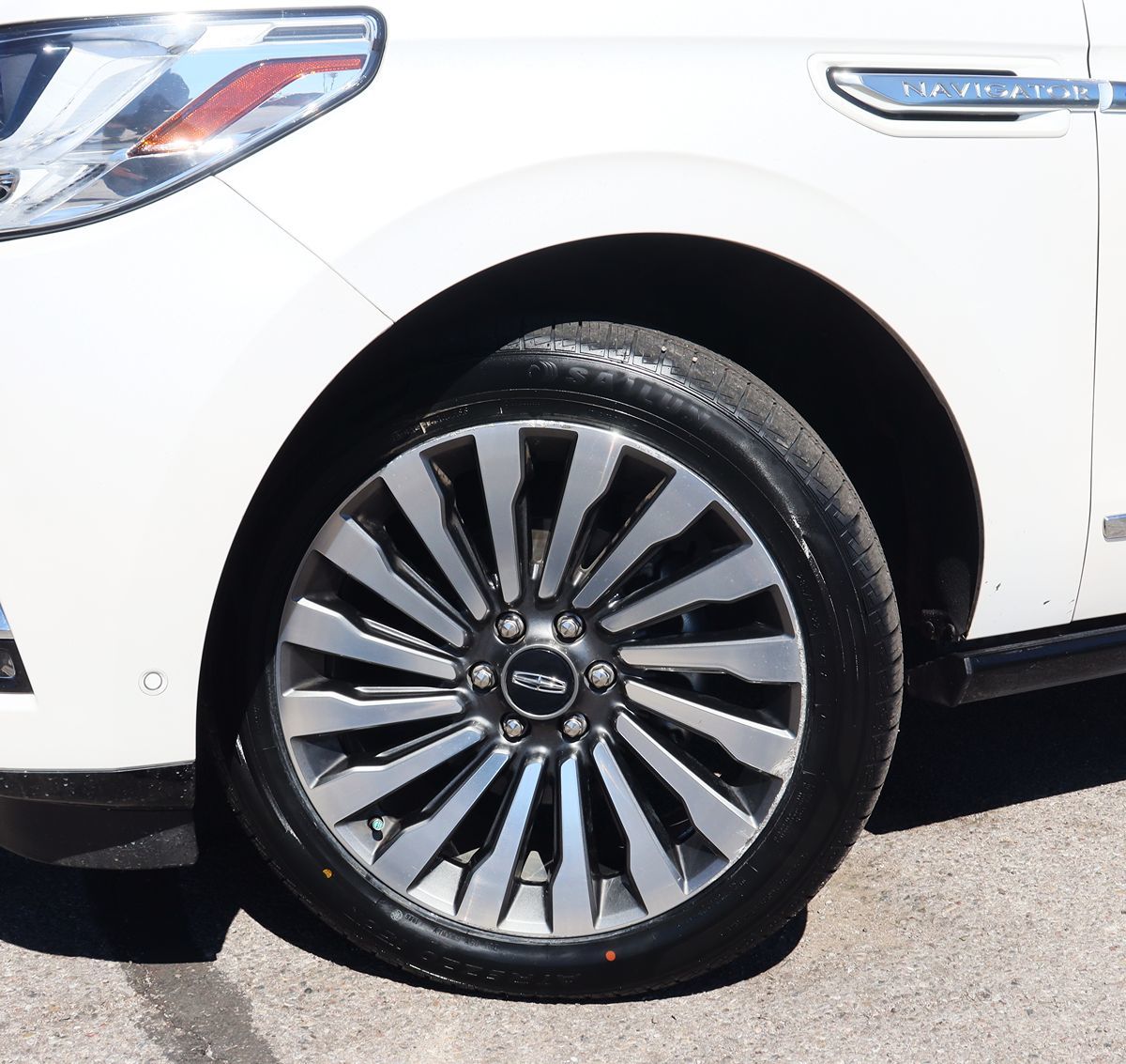2019 Lincoln Navigator L Reserve photo 4