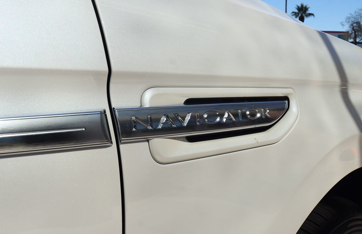 2019 Lincoln Navigator L Reserve photo 18