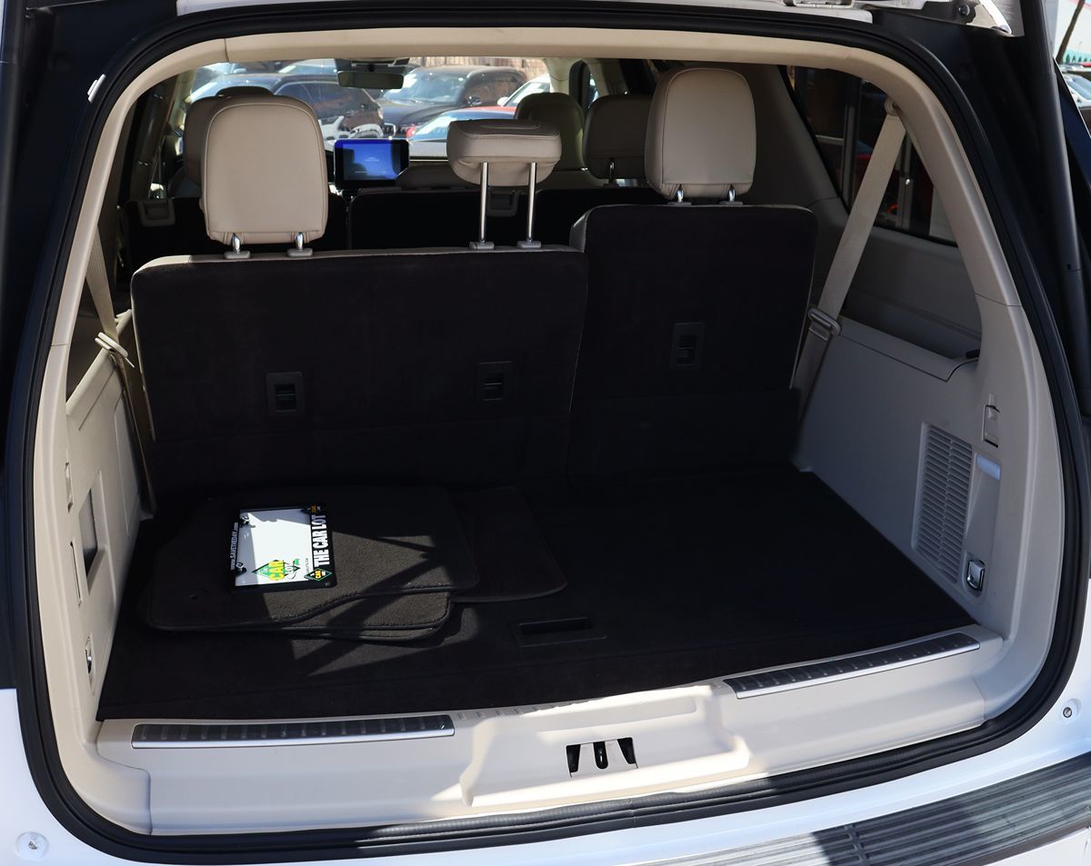 2019 Lincoln Navigator L Reserve photo 23