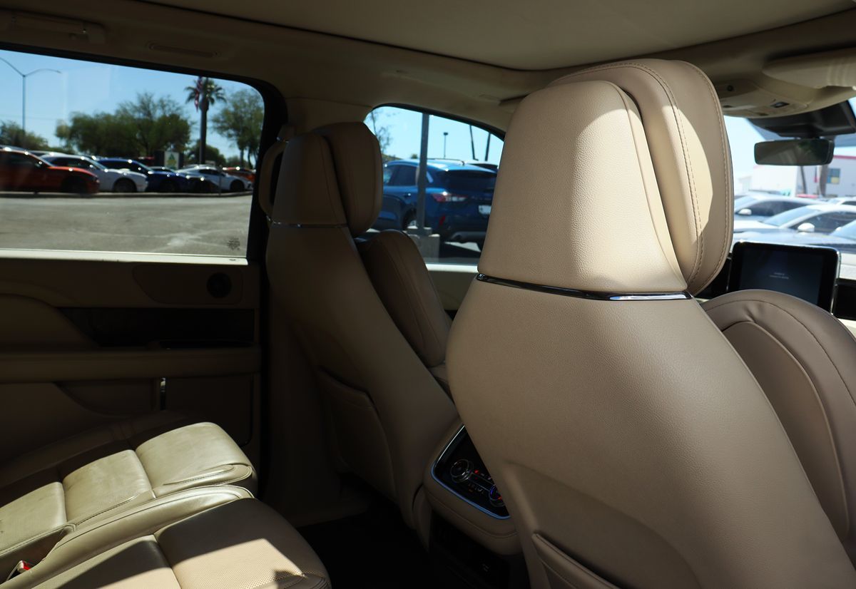 2019 Lincoln Navigator L Reserve photo 30