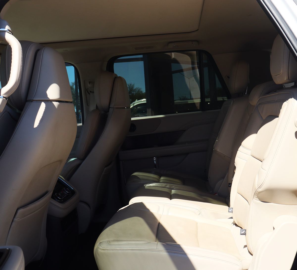 2019 Lincoln Navigator L Reserve photo 32