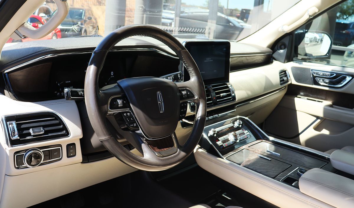 2019 Lincoln Navigator L Reserve photo 40
