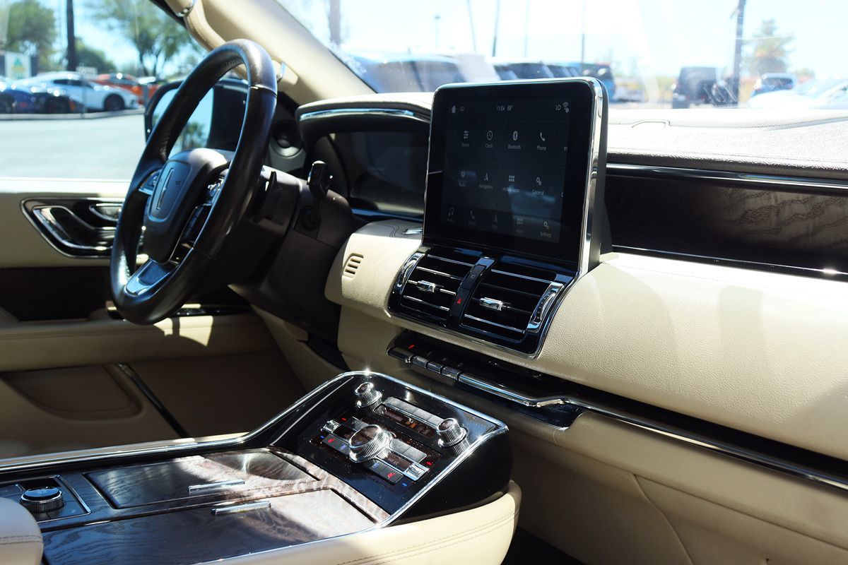 2019 Lincoln Navigator L Reserve photo 44
