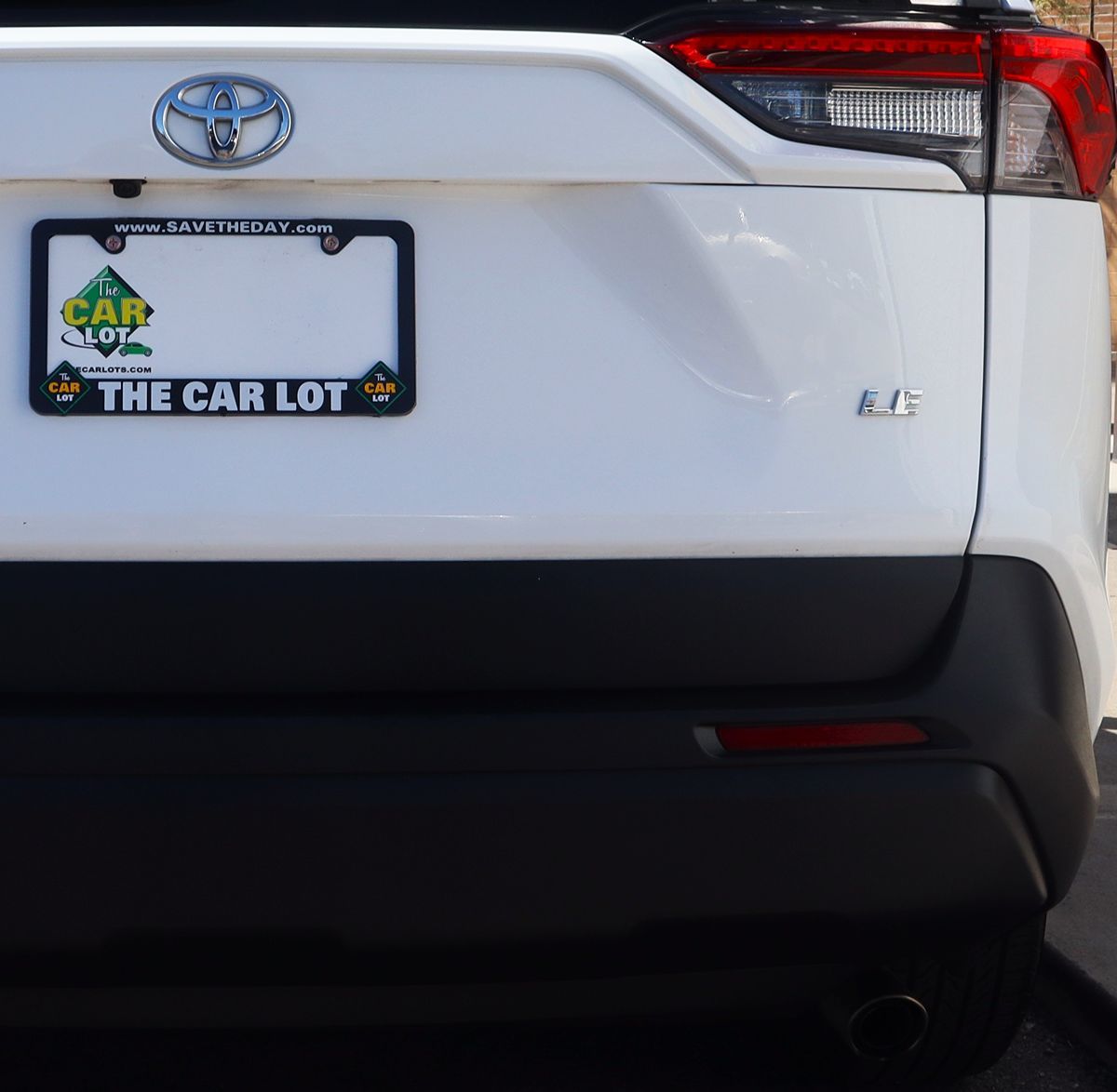 2020 Toyota RAV4 LE photo 16