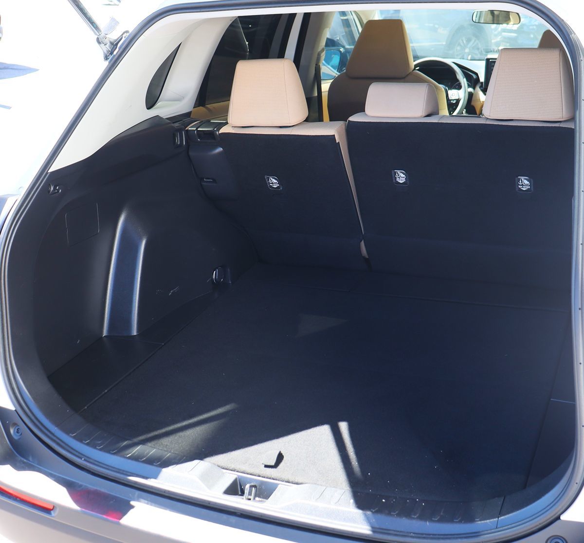 2020 Toyota RAV4 LE photo 19