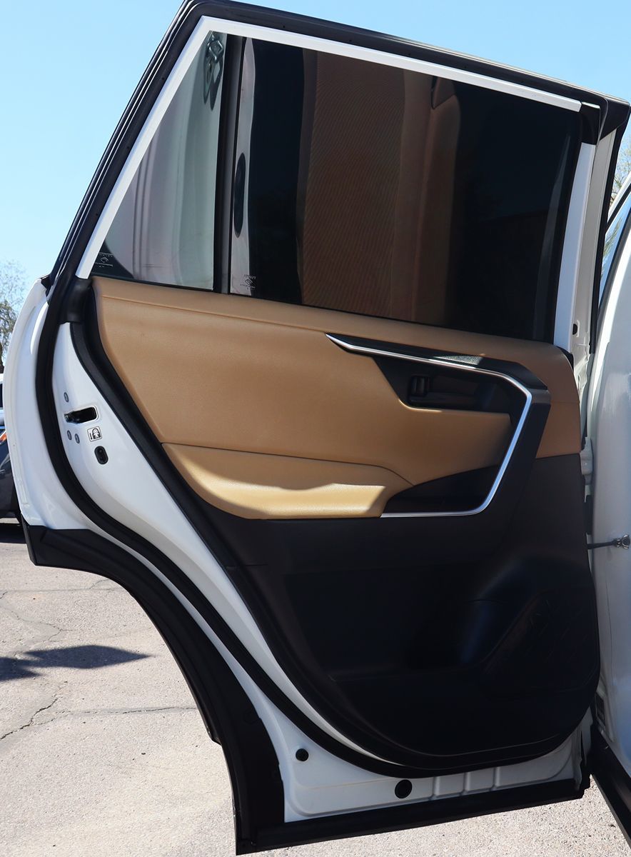 2020 Toyota RAV4 LE photo 24