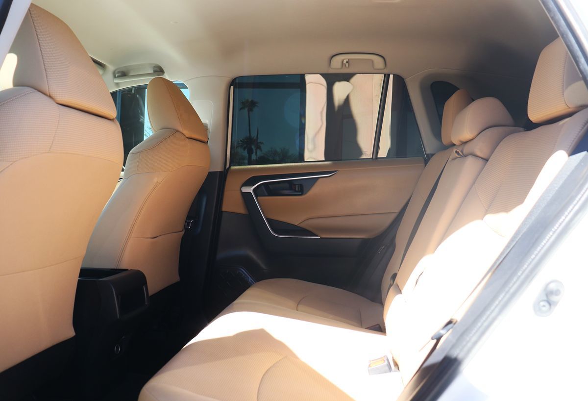 2020 Toyota RAV4 LE photo 25