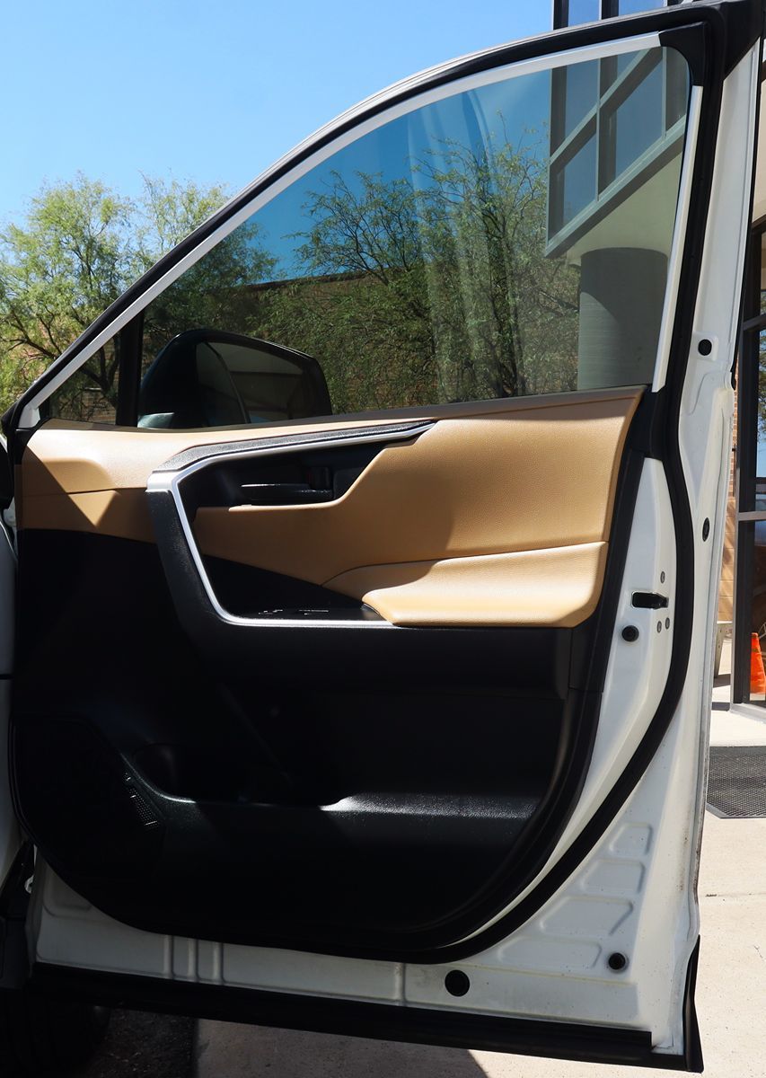 2020 Toyota RAV4 LE photo 28