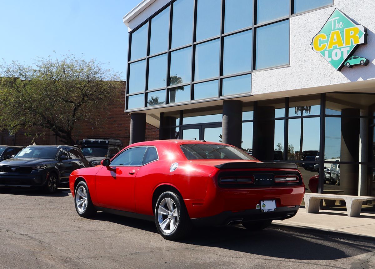 2023 Dodge Challenger SXT photo 4