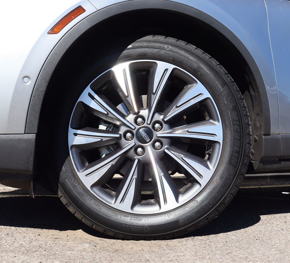 2022 Lincoln Corsair Reserve photo 3