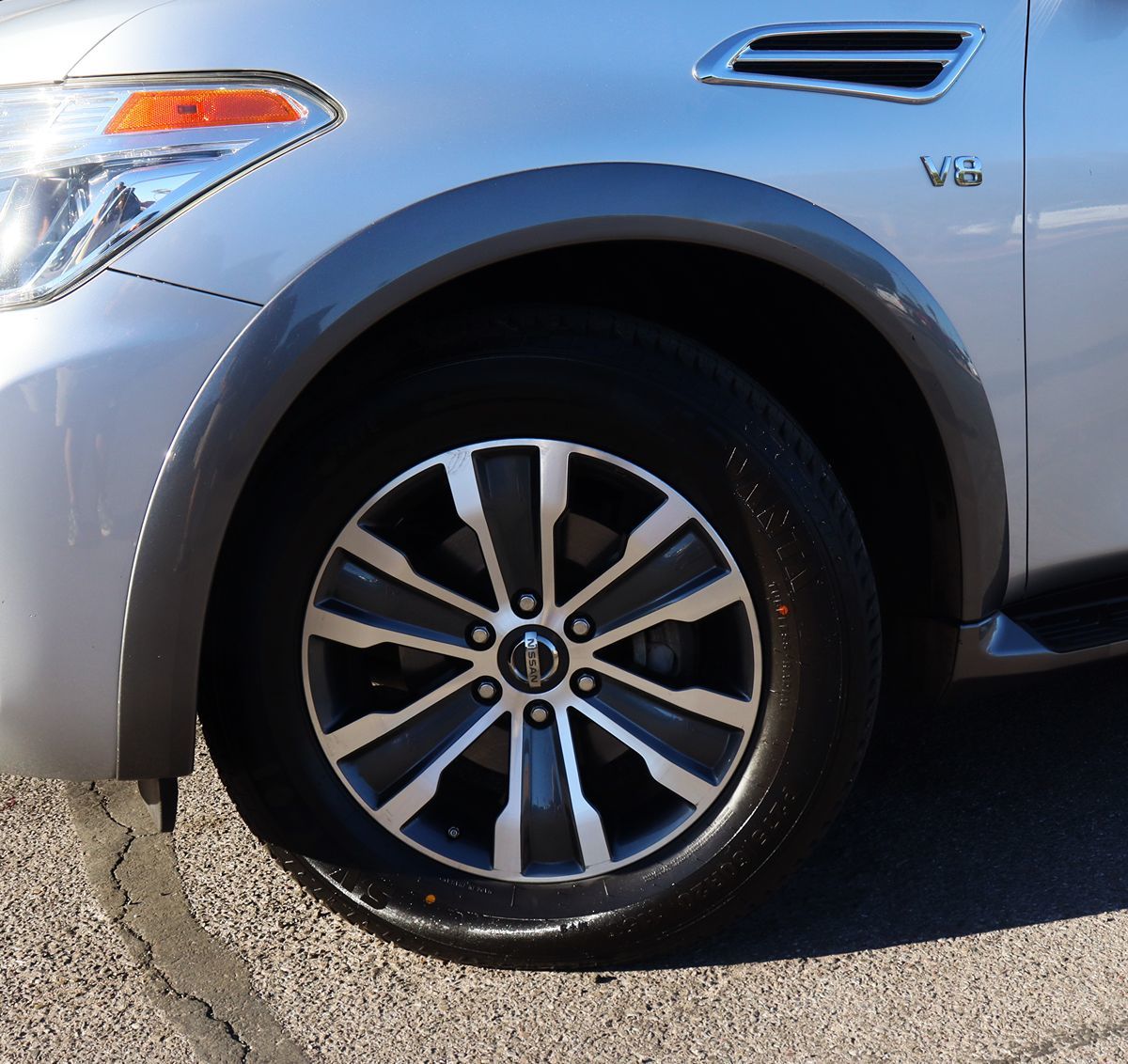 2019 Nissan Armada SL photo 3