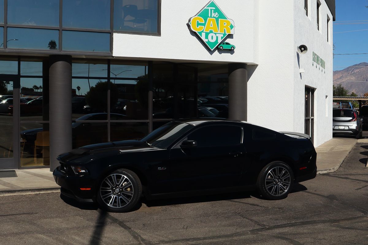 2011 Ford Mustang GT Premium photo 2