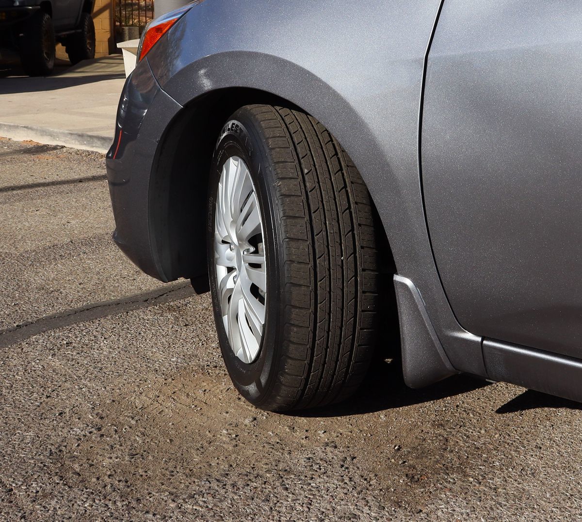 2020 Nissan Versa S photo 3