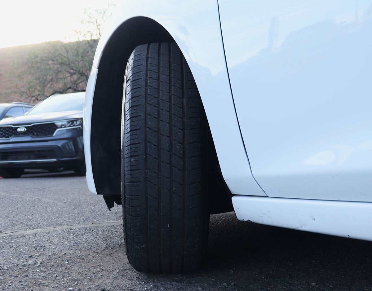 2018 Chevrolet Cruze LS photo 2