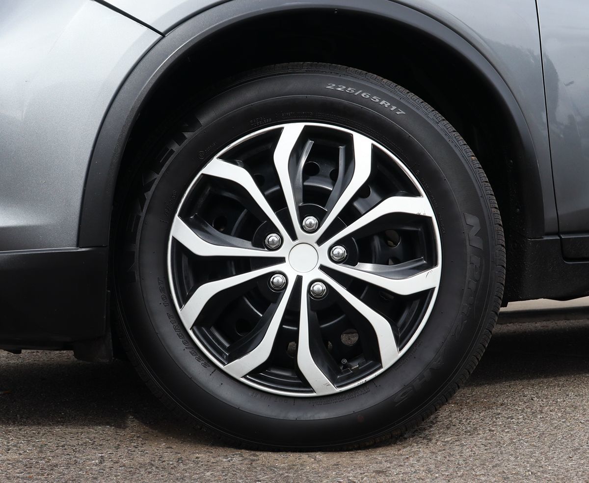 2020 Nissan Rogue S photo 2