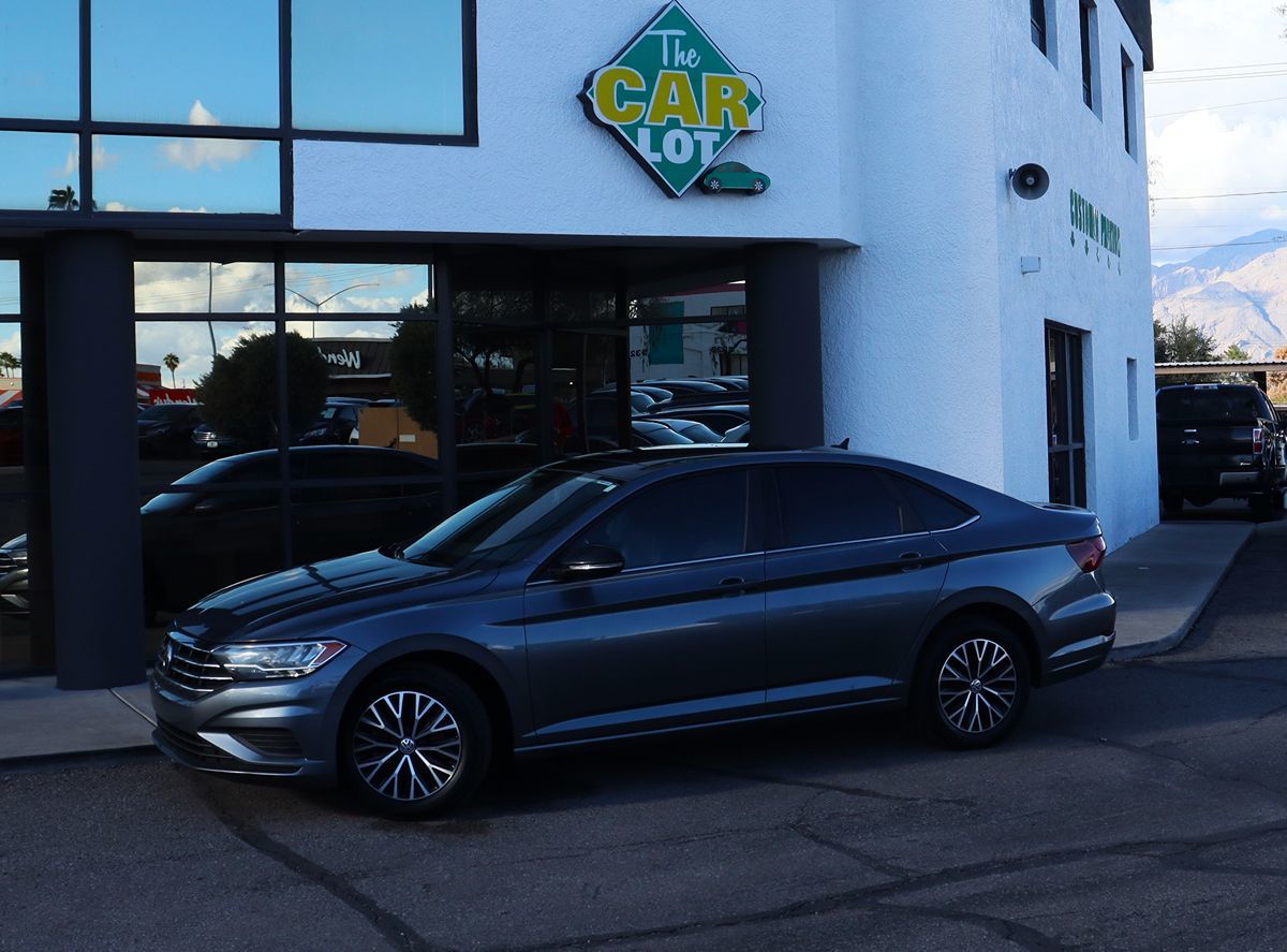 2020 Volkswagen Jetta SE R-Line photo 3