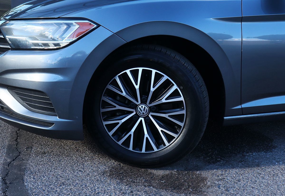 2020 Volkswagen Jetta SE R-Line photo 4