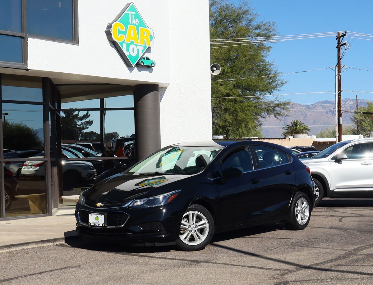2018 Chevrolet Cruze LT photo 2