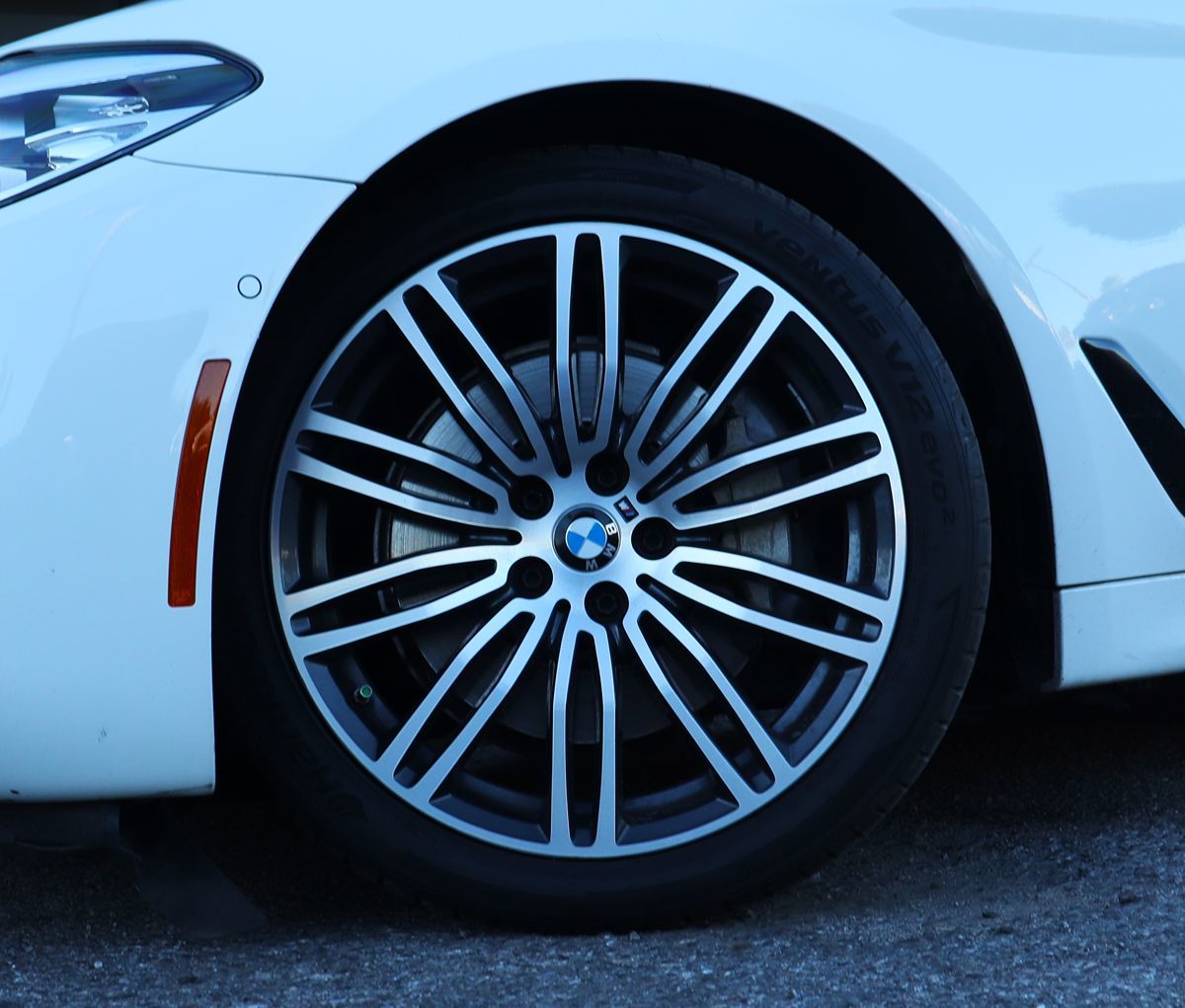 2017 Bmw 530i 5-Series photo 4