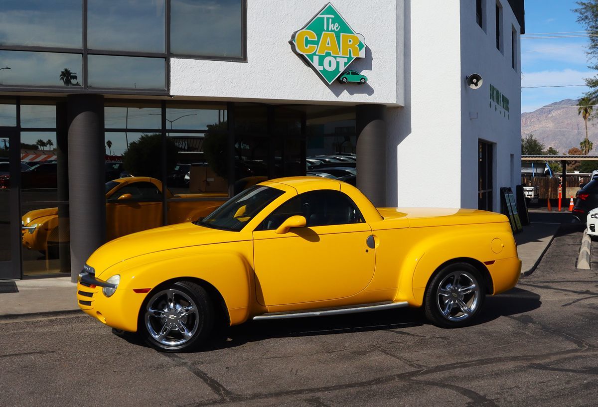 2005 Chevrolet SSR Base photo 4
