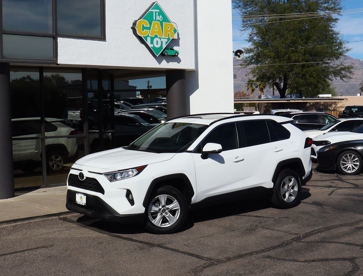 2019 Toyota RAV4 XLE Premium photo 2