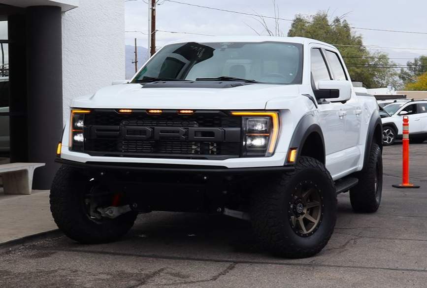 Ford F-150 photo 2