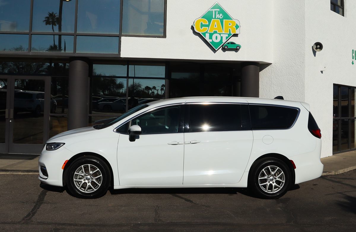 2023 Chrysler Pacifica Touring L - Photo 8