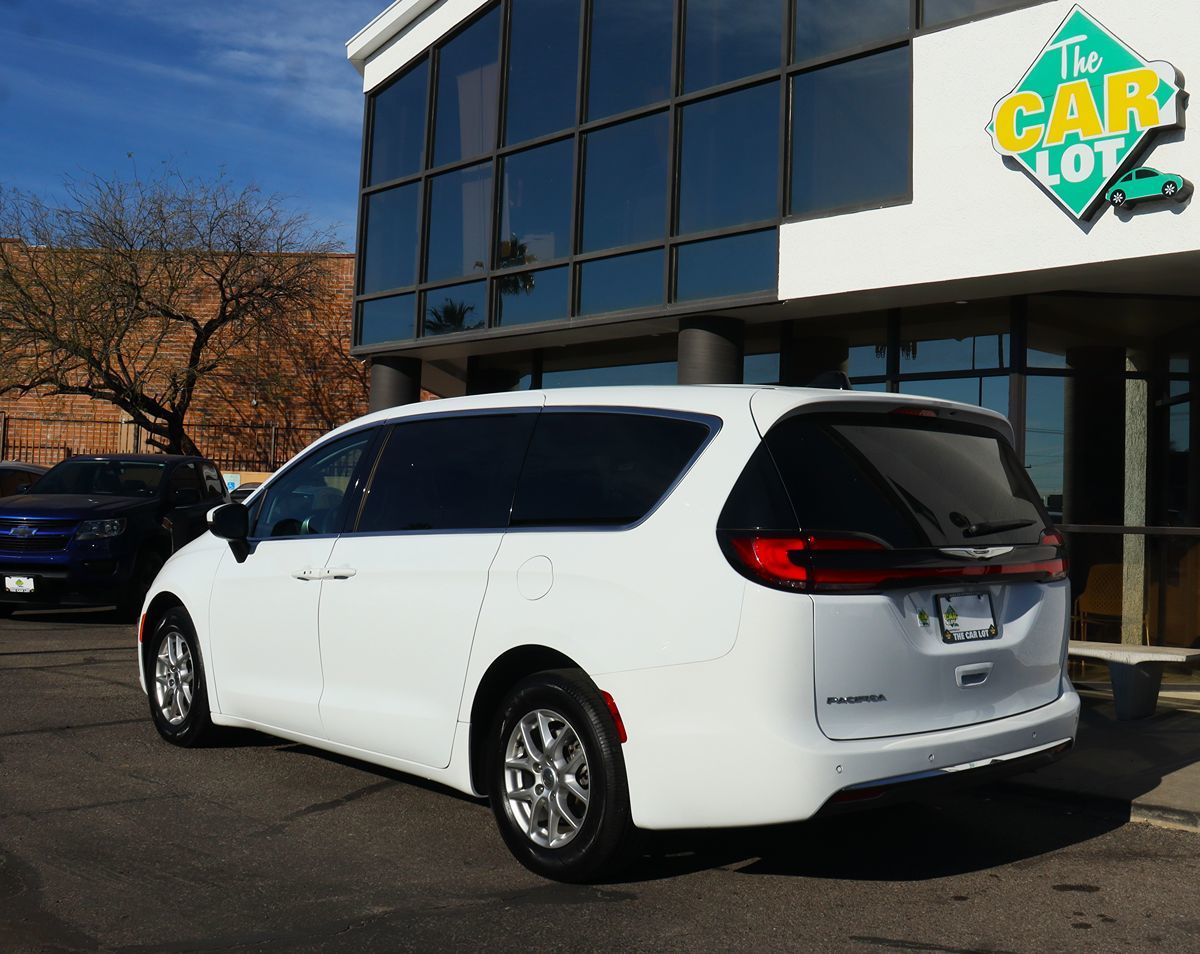 2023 Chrysler Pacifica Touring L - Photo 9