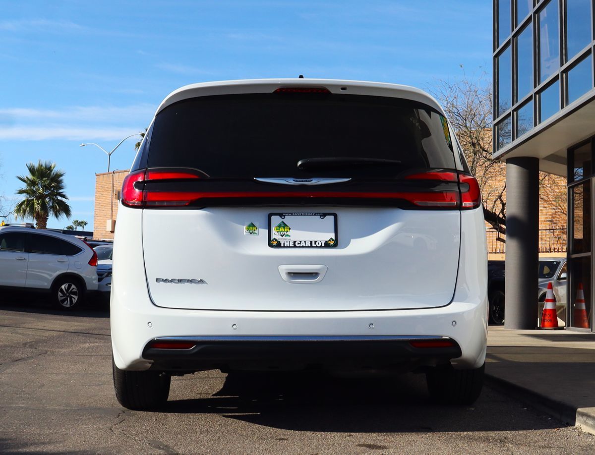 2023 Chrysler Pacifica Touring L - Photo 12
