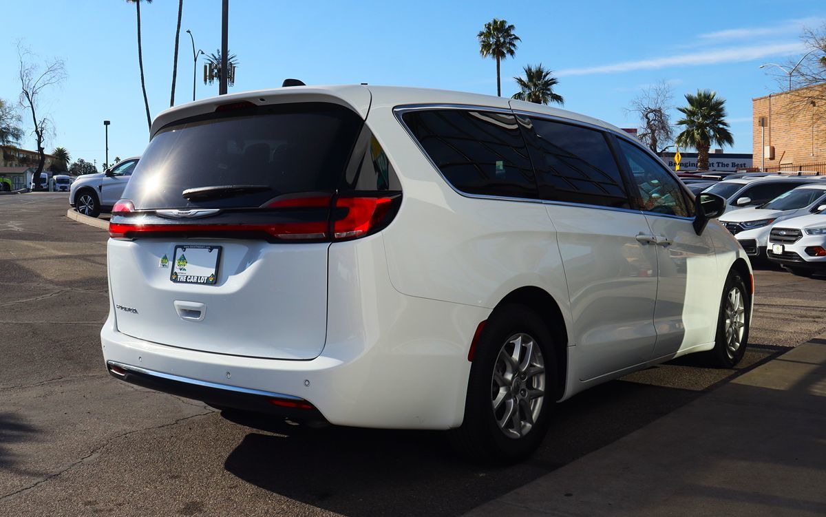 2023 Chrysler Pacifica Touring L - Photo 13