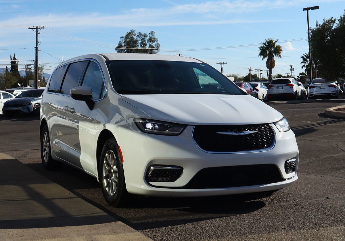 2023 Chrysler Pacifica Touring L - Photo 14