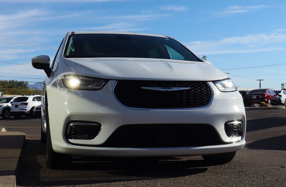 2023 Chrysler Pacifica Touring L - Photo 18