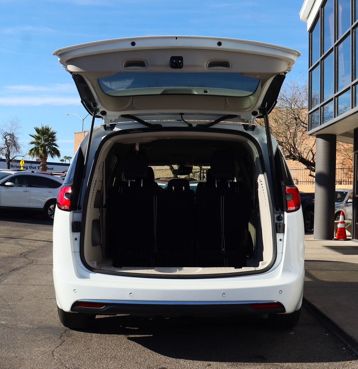 2023 Chrysler Pacifica Touring L - Photo 22