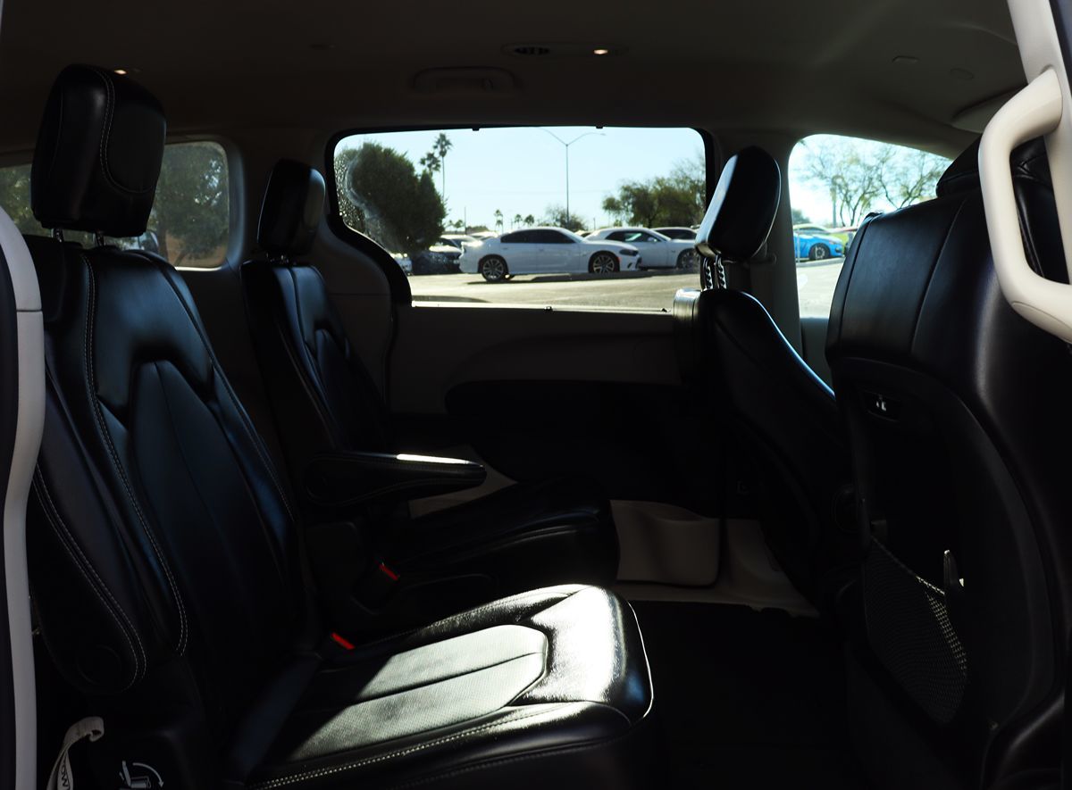 2023 Chrysler Pacifica Touring L - Photo 28