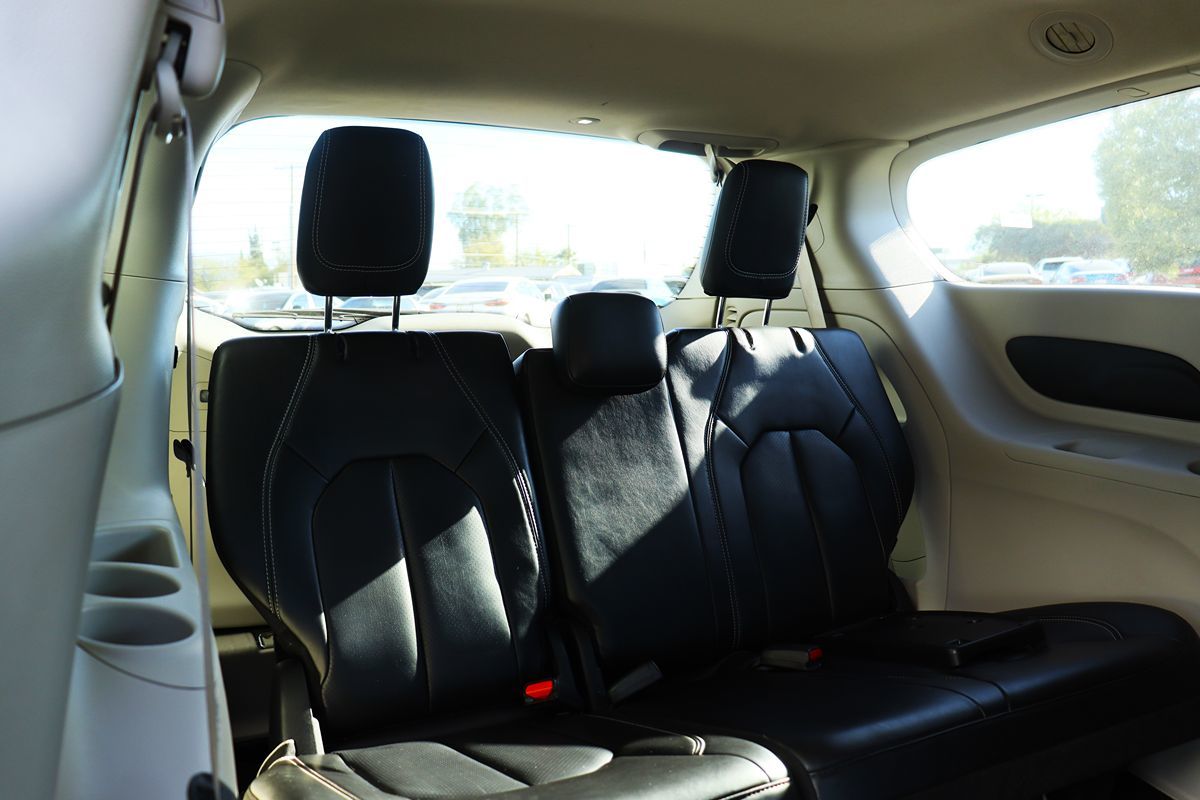 2023 Chrysler Pacifica Touring L - Photo 31