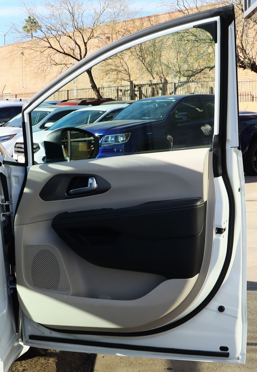 2023 Chrysler Pacifica Touring L - Photo 32