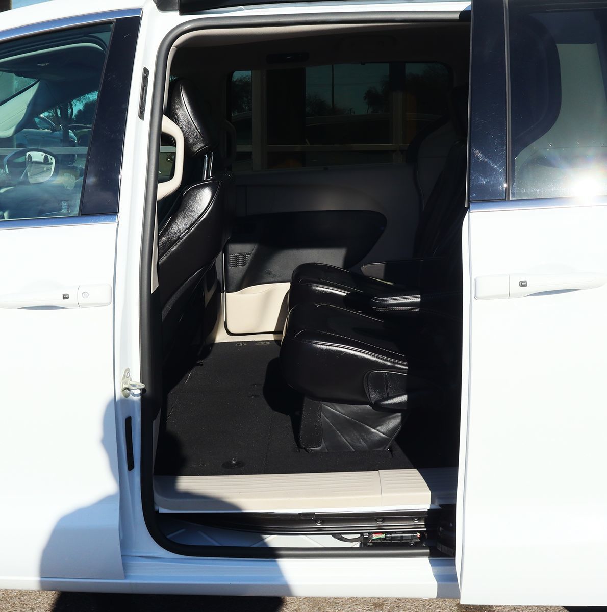 2023 Chrysler Pacifica Touring L - Photo 35