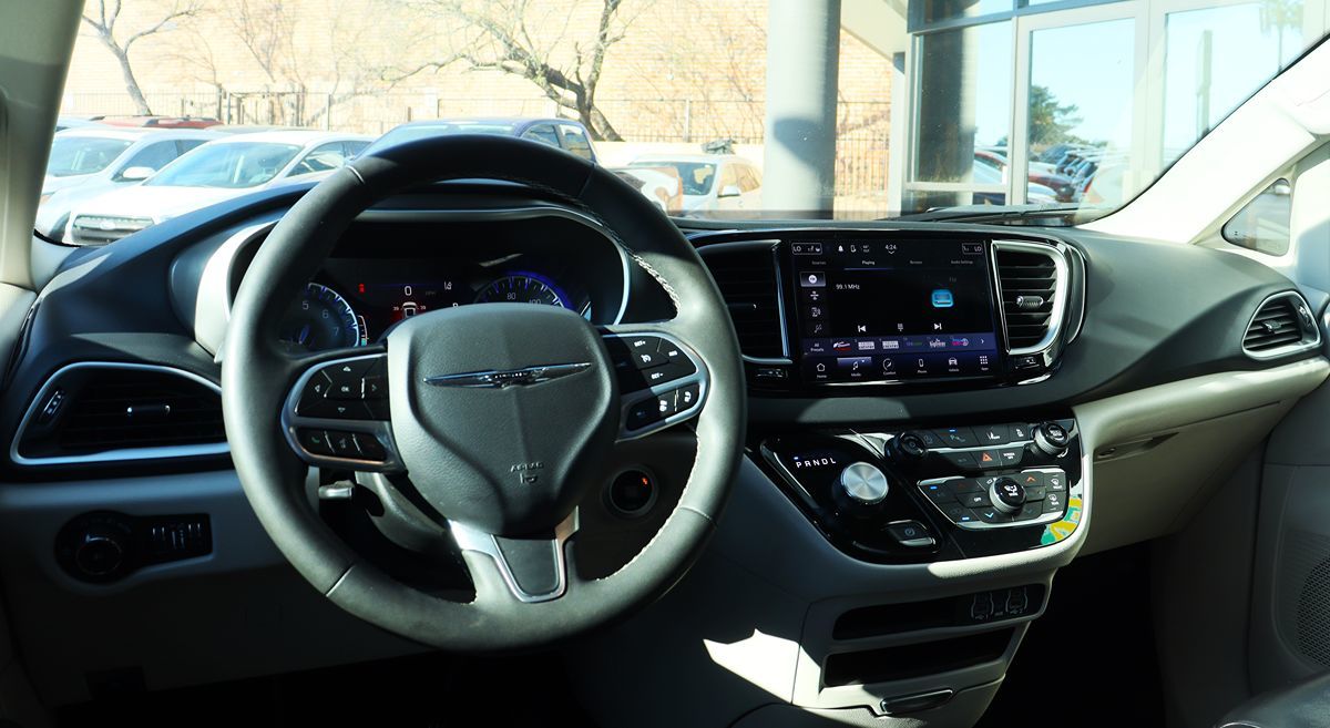 2023 Chrysler Pacifica Touring L - Photo 39