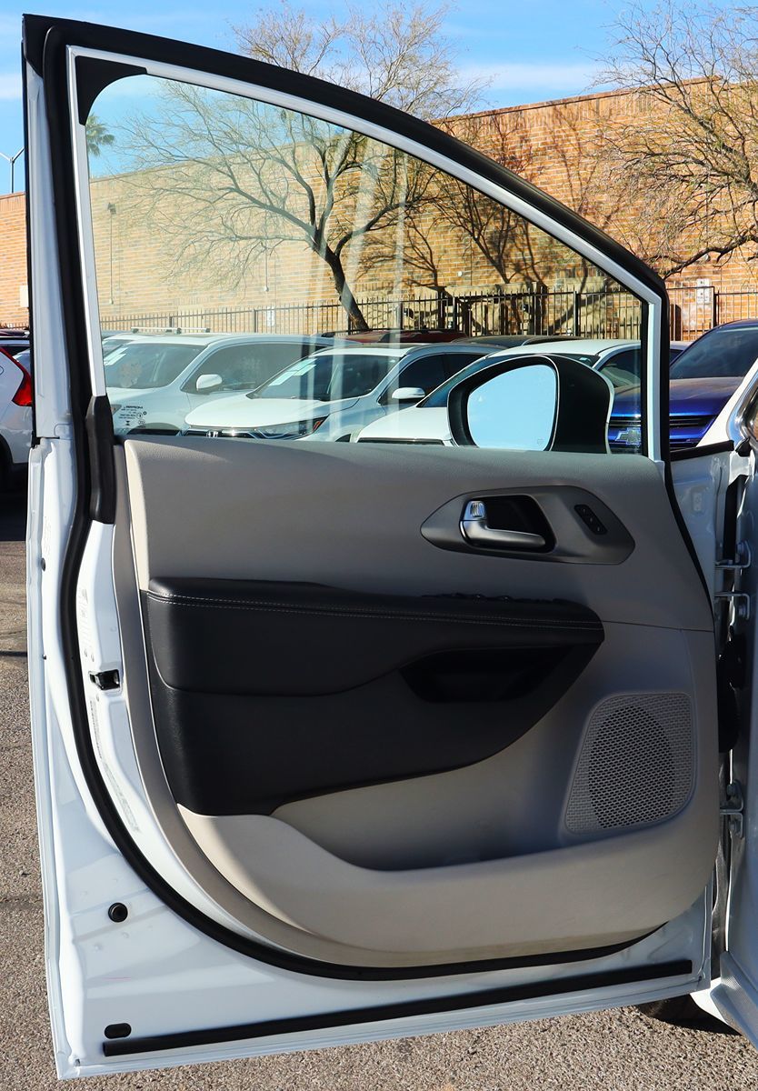 2023 Chrysler Pacifica Touring L - Photo 40