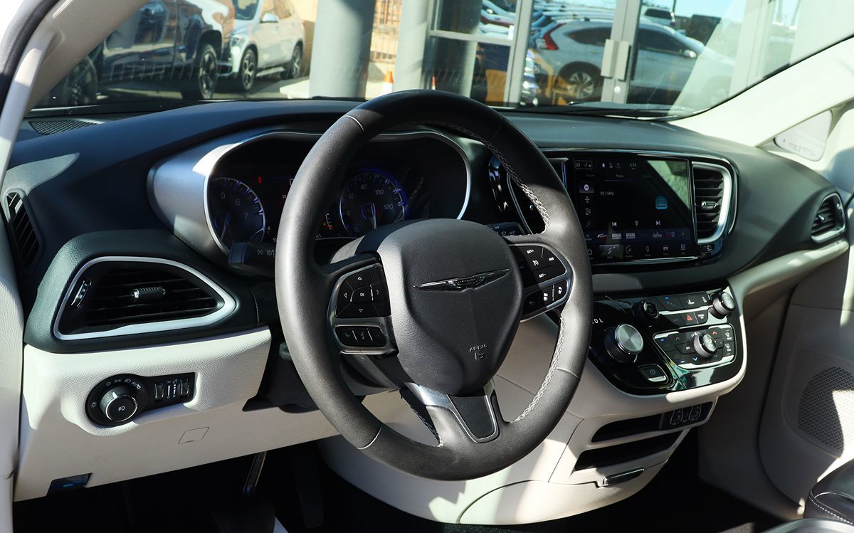 2023 Chrysler Pacifica Touring L - Photo 42