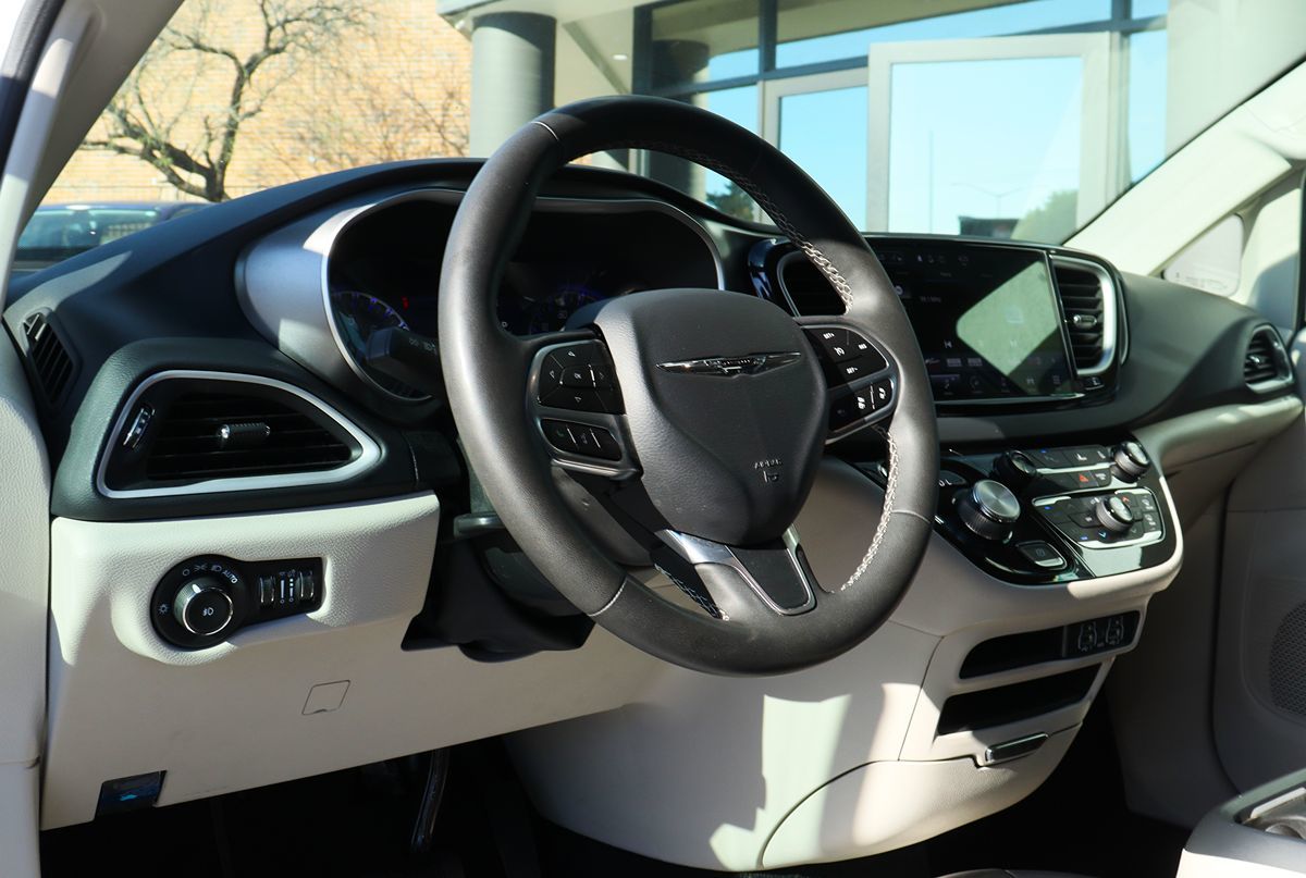 2023 Chrysler Pacifica Touring L - Photo 43