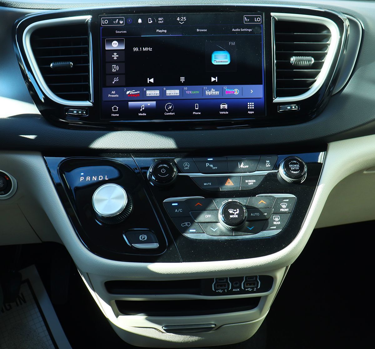 2023 Chrysler Pacifica Touring L - Photo 49
