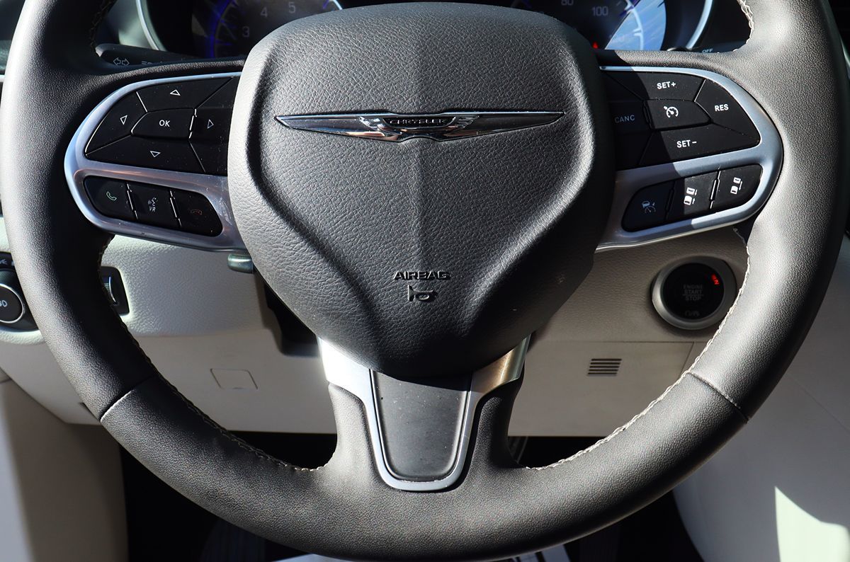 2023 Chrysler Pacifica Touring L - Photo 61