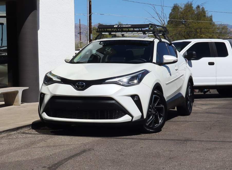 Toyota C-HR photo 2