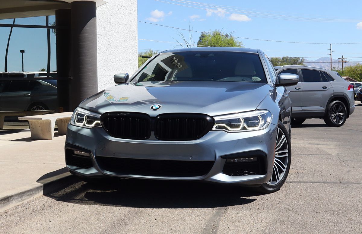 BMW 5 Series photo 2