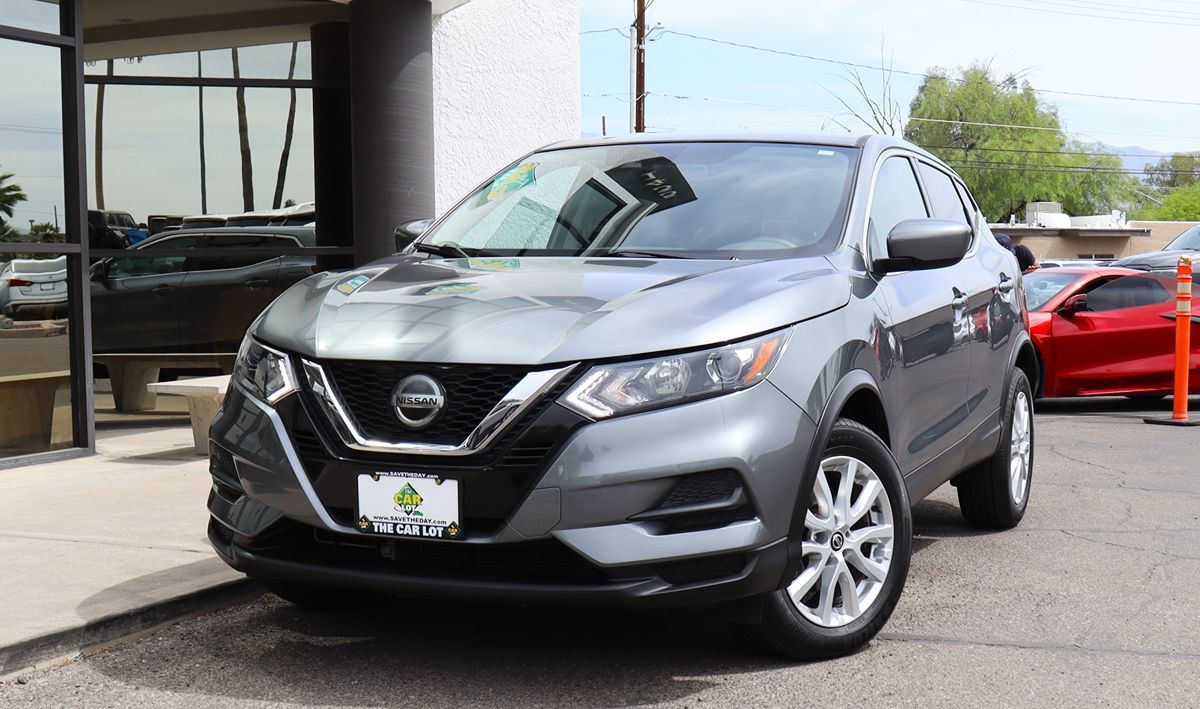 Nissan Rogue Sport photo 2