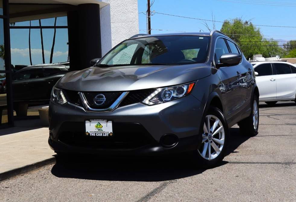 Nissan Rogue Sport photo 2